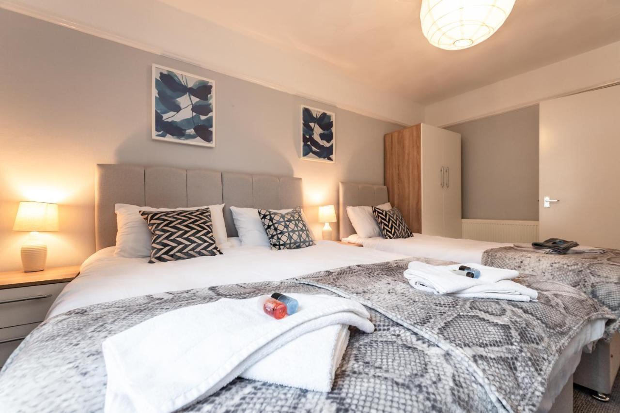 Best Price! Perfect Gunwharf Accommodation - 5 Single Beds Or Kingsize Free Parking Portsmouth Exterior foto