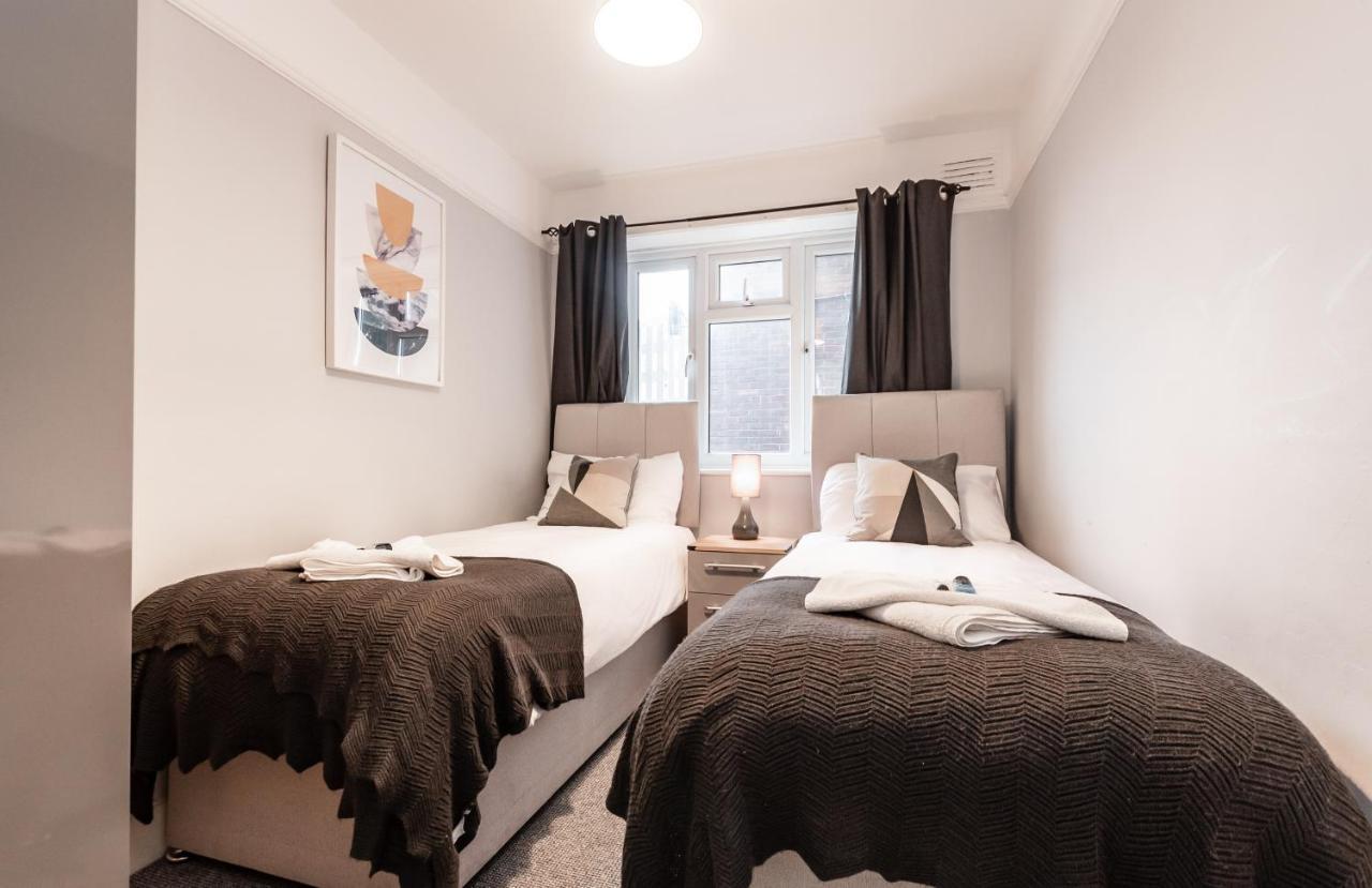 Best Price! Perfect Gunwharf Accommodation - 5 Single Beds Or Kingsize Free Parking Portsmouth Exterior foto