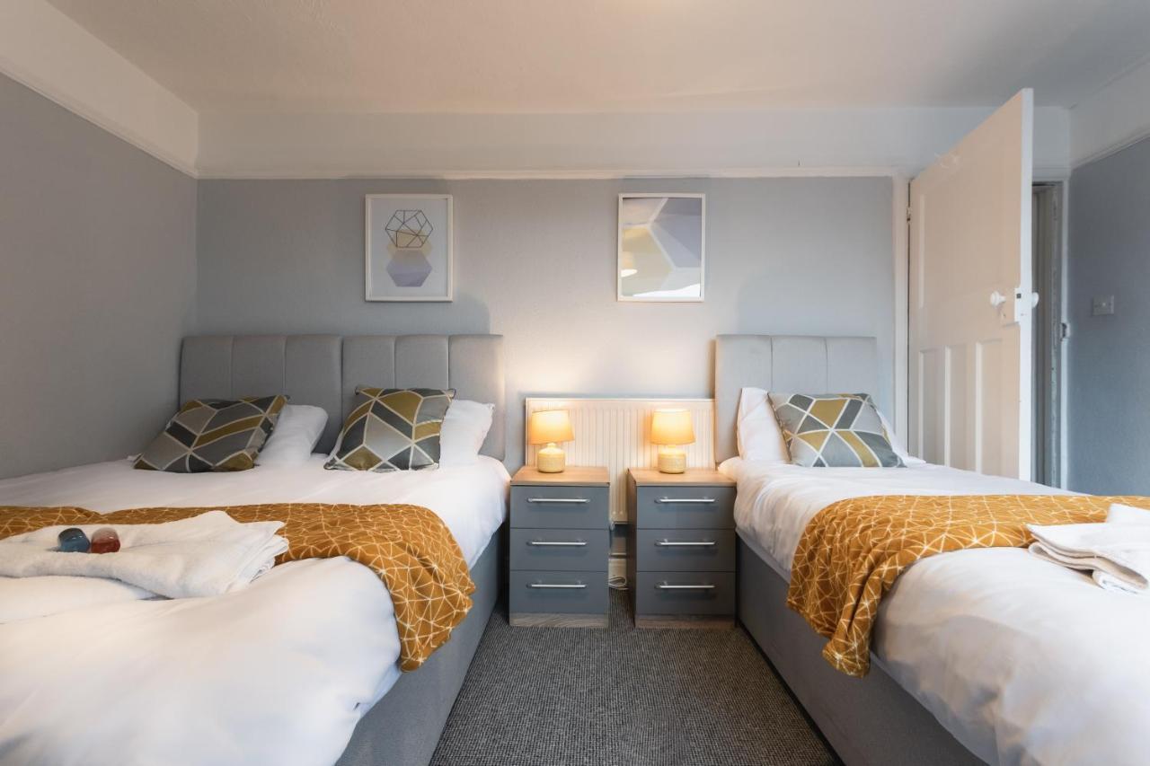 Best Price! Perfect Gunwharf Accommodation - 5 Single Beds Or Kingsize Free Parking Portsmouth Exterior foto