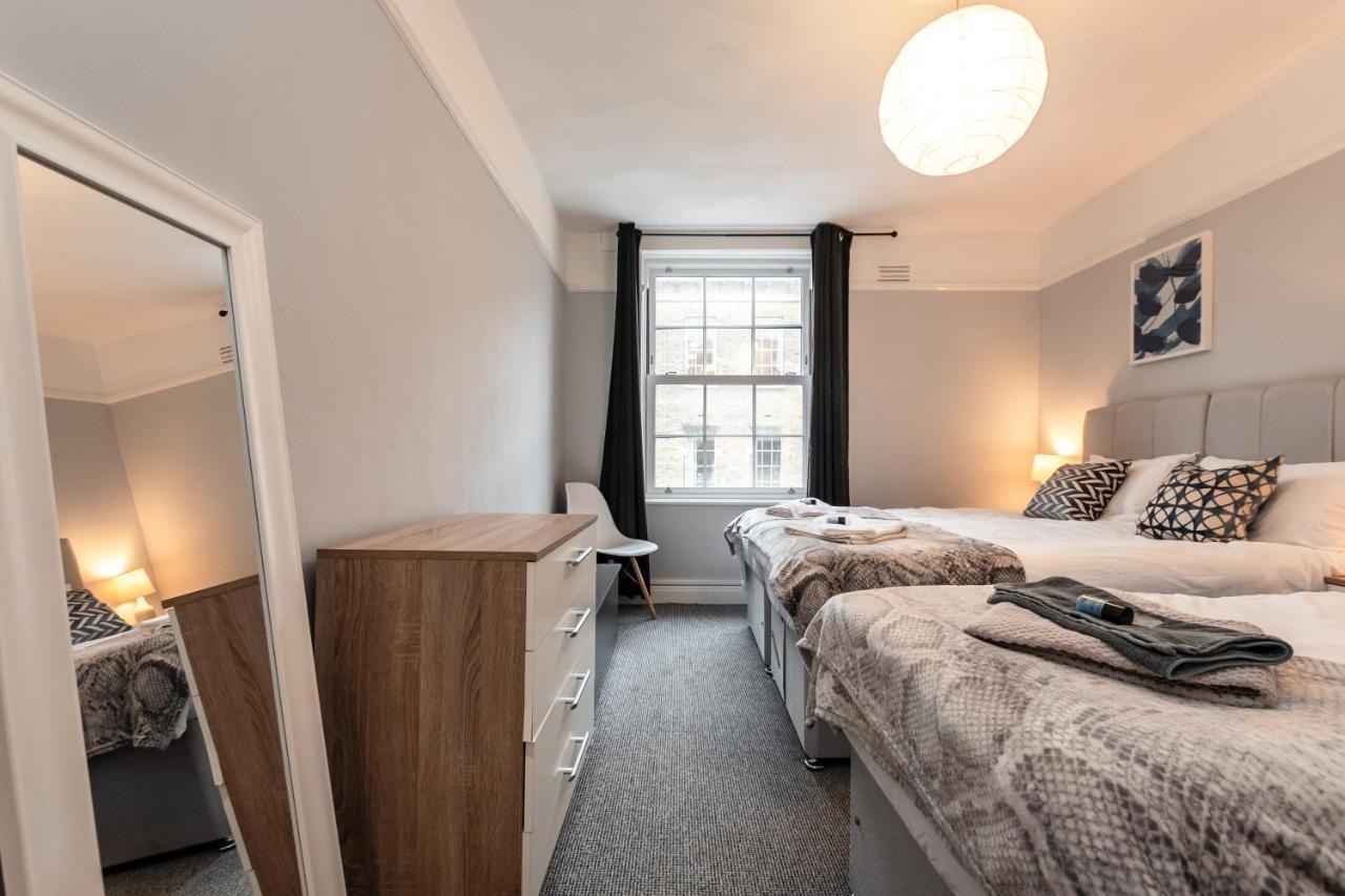 Best Price! Perfect Gunwharf Accommodation - 5 Single Beds Or Kingsize Free Parking Portsmouth Exterior foto