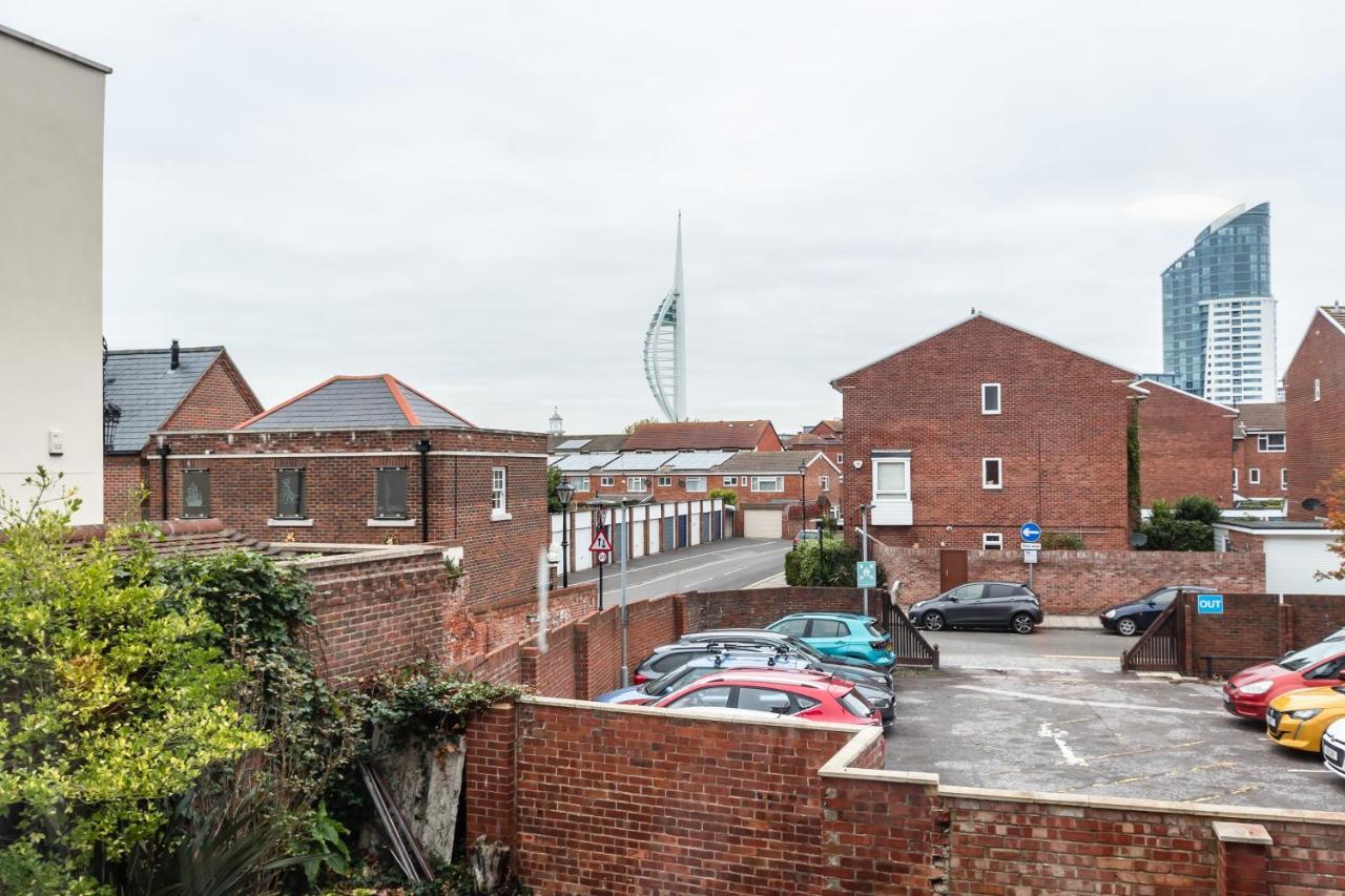 Best Price! Perfect Gunwharf Accommodation - 5 Single Beds Or Kingsize Free Parking Portsmouth Exterior foto