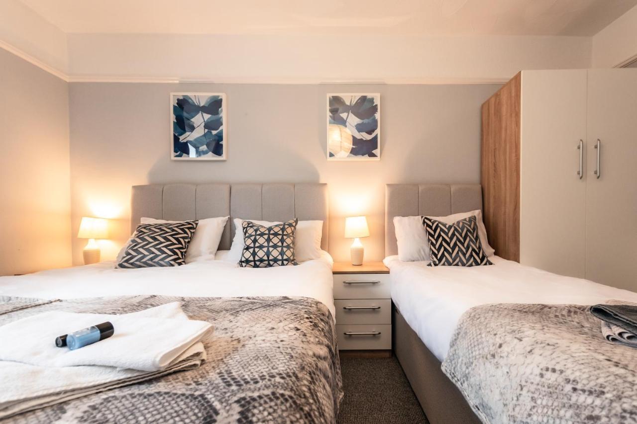 Best Price! Perfect Gunwharf Accommodation - 5 Single Beds Or Kingsize Free Parking Portsmouth Exterior foto