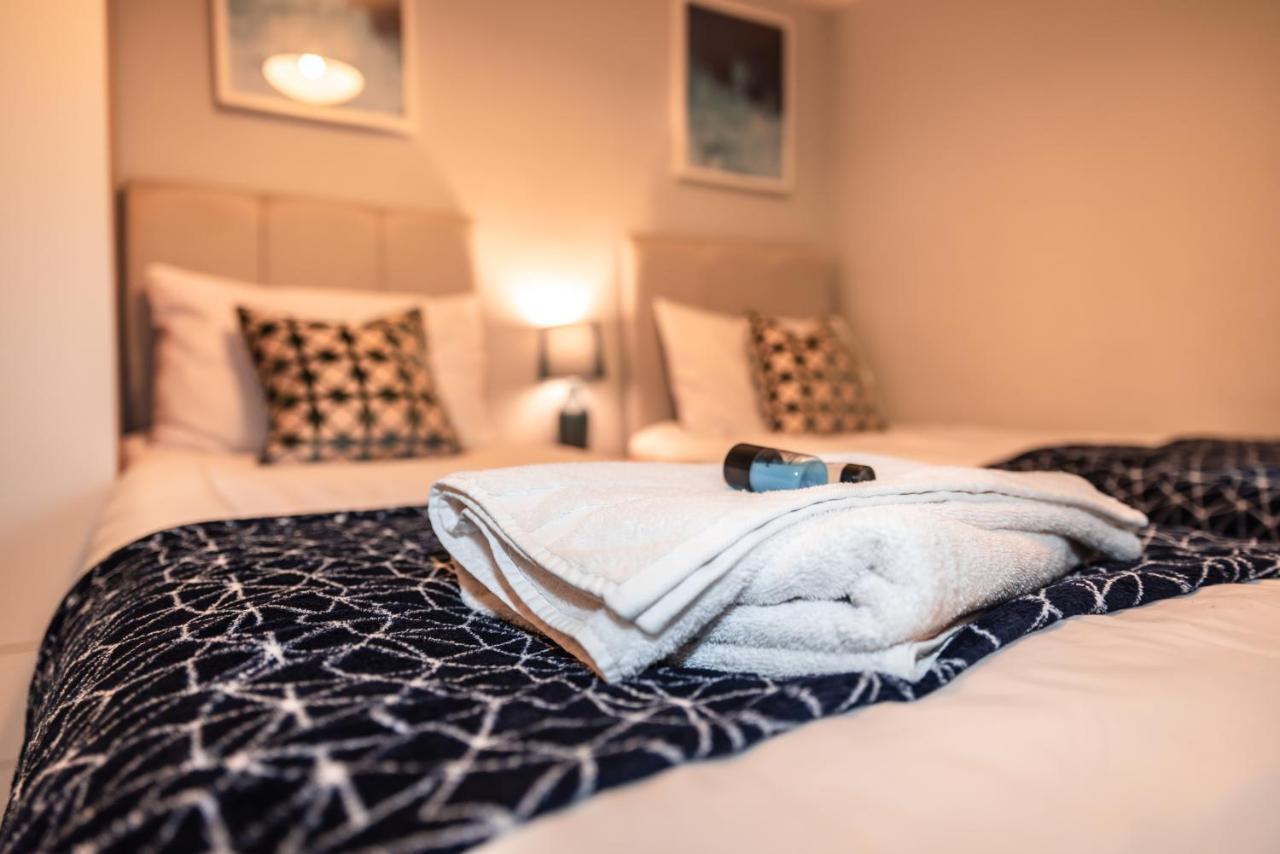 Best Price! Perfect Gunwharf Accommodation - 5 Single Beds Or Kingsize Free Parking Portsmouth Exterior foto