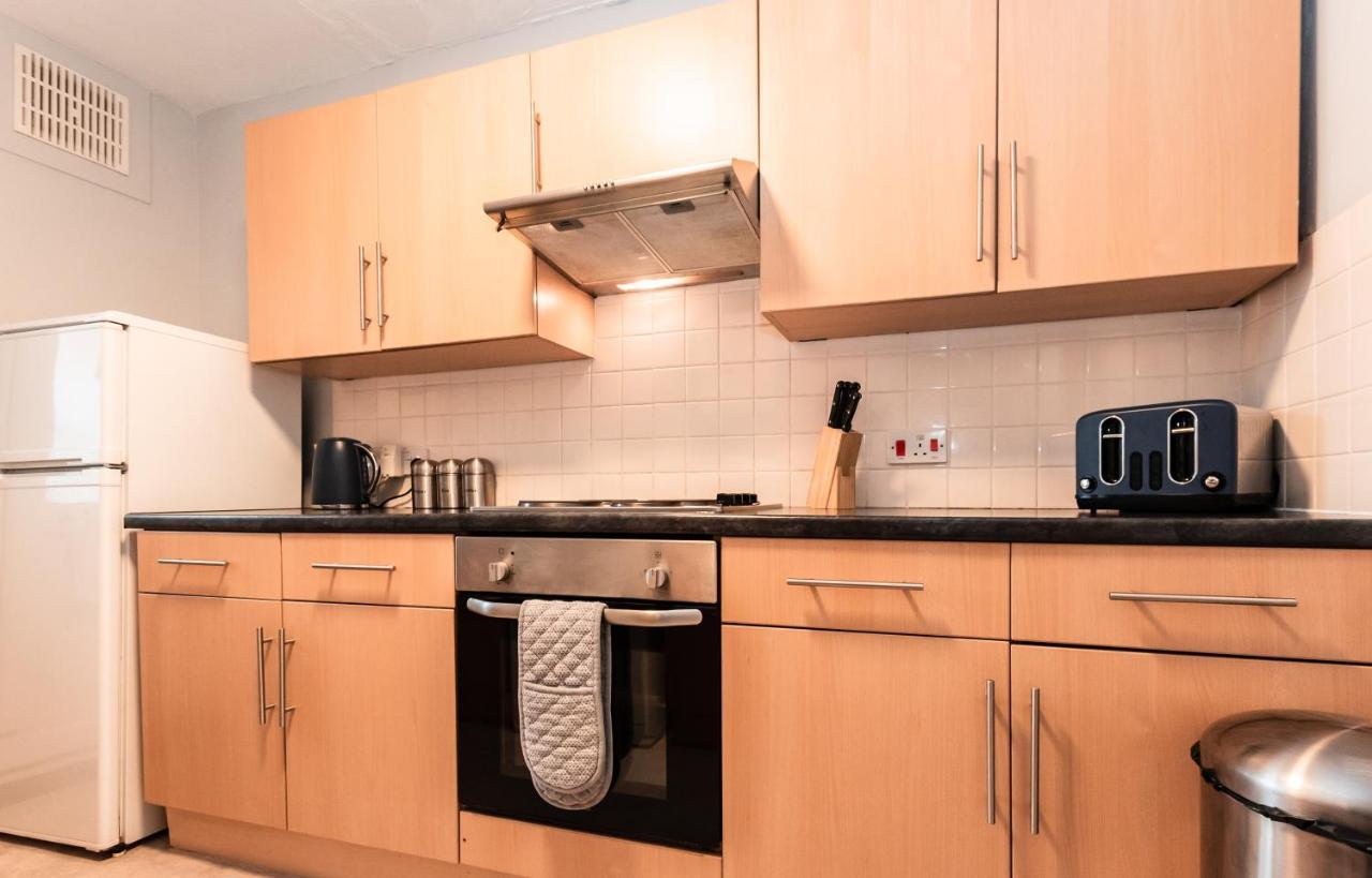 Best Price! Perfect Gunwharf Accommodation - 5 Single Beds Or Kingsize Free Parking Portsmouth Exterior foto