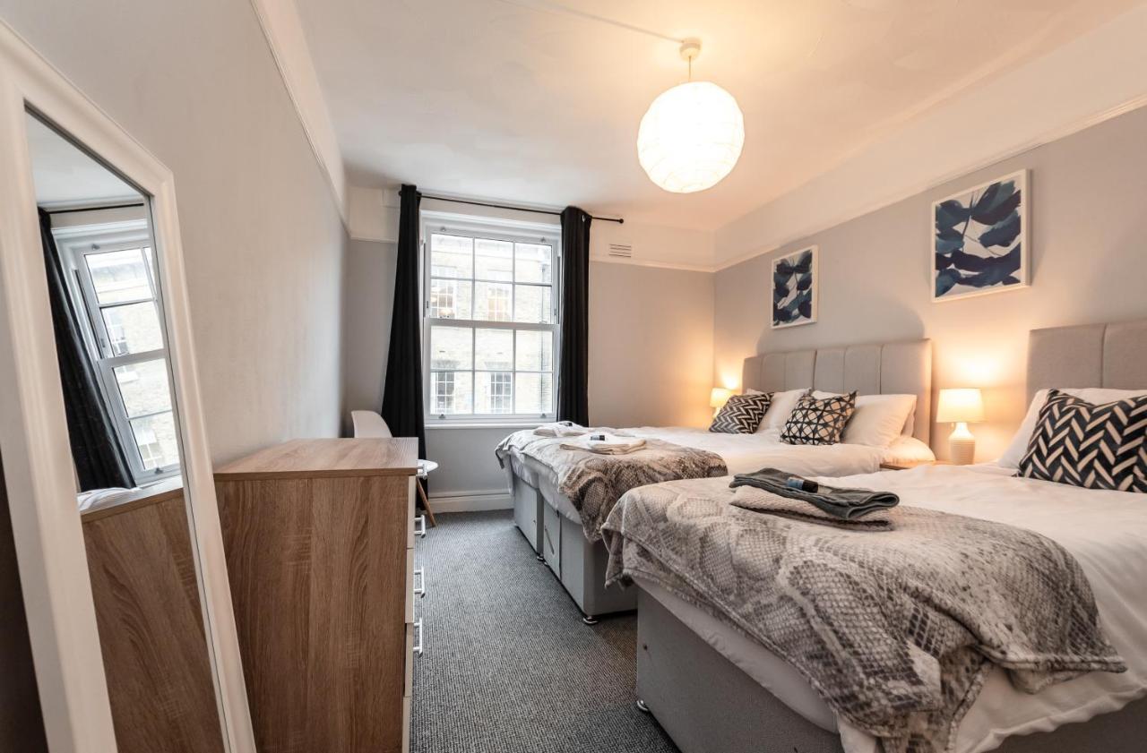 Best Price! Perfect Gunwharf Accommodation - 5 Single Beds Or Kingsize Free Parking Portsmouth Exterior foto