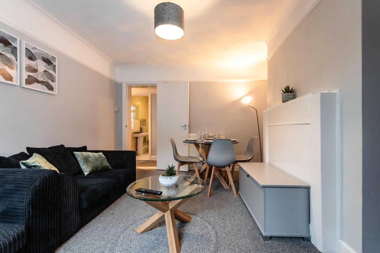 Best Price! Perfect Gunwharf Accommodation - 5 Single Beds Or Kingsize Free Parking Portsmouth Exterior foto